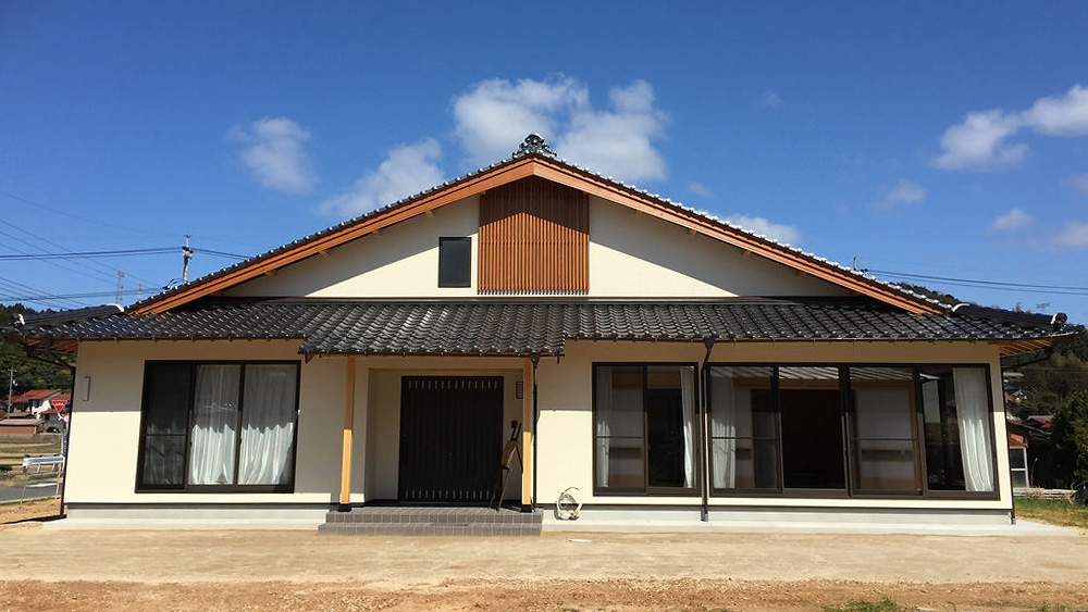 大屋根の家