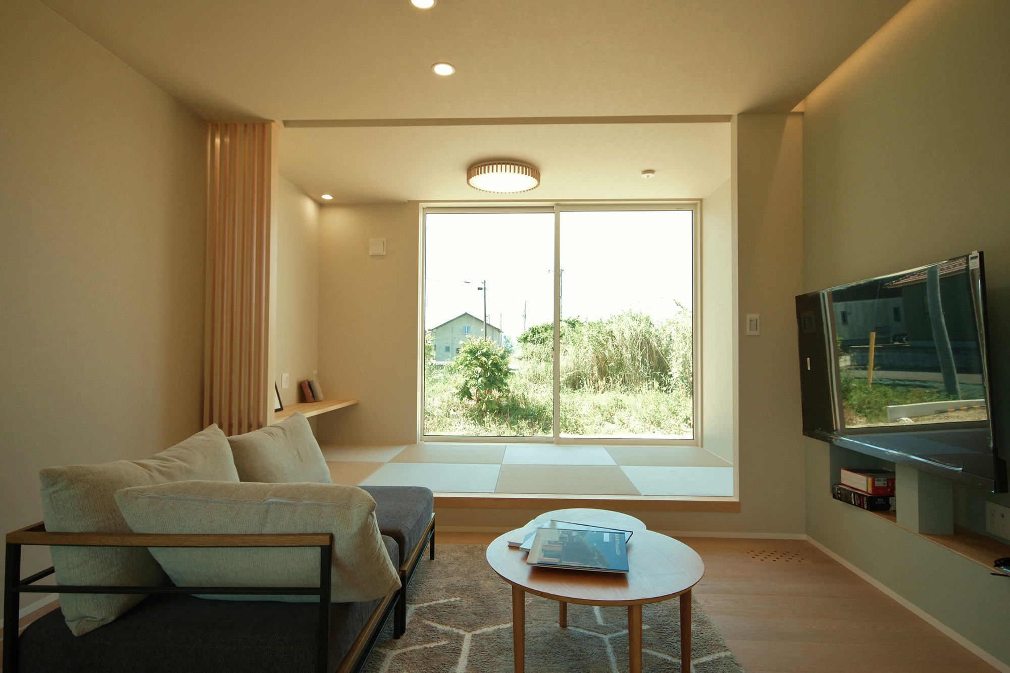朝陽が入る明るい２階建て