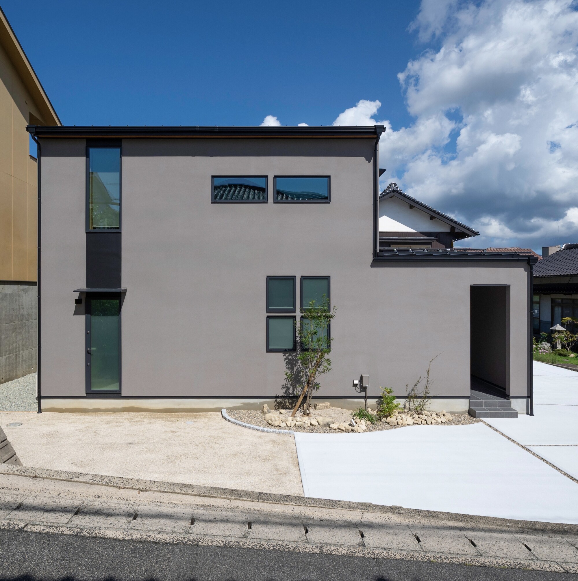 本棚とアイアンと私