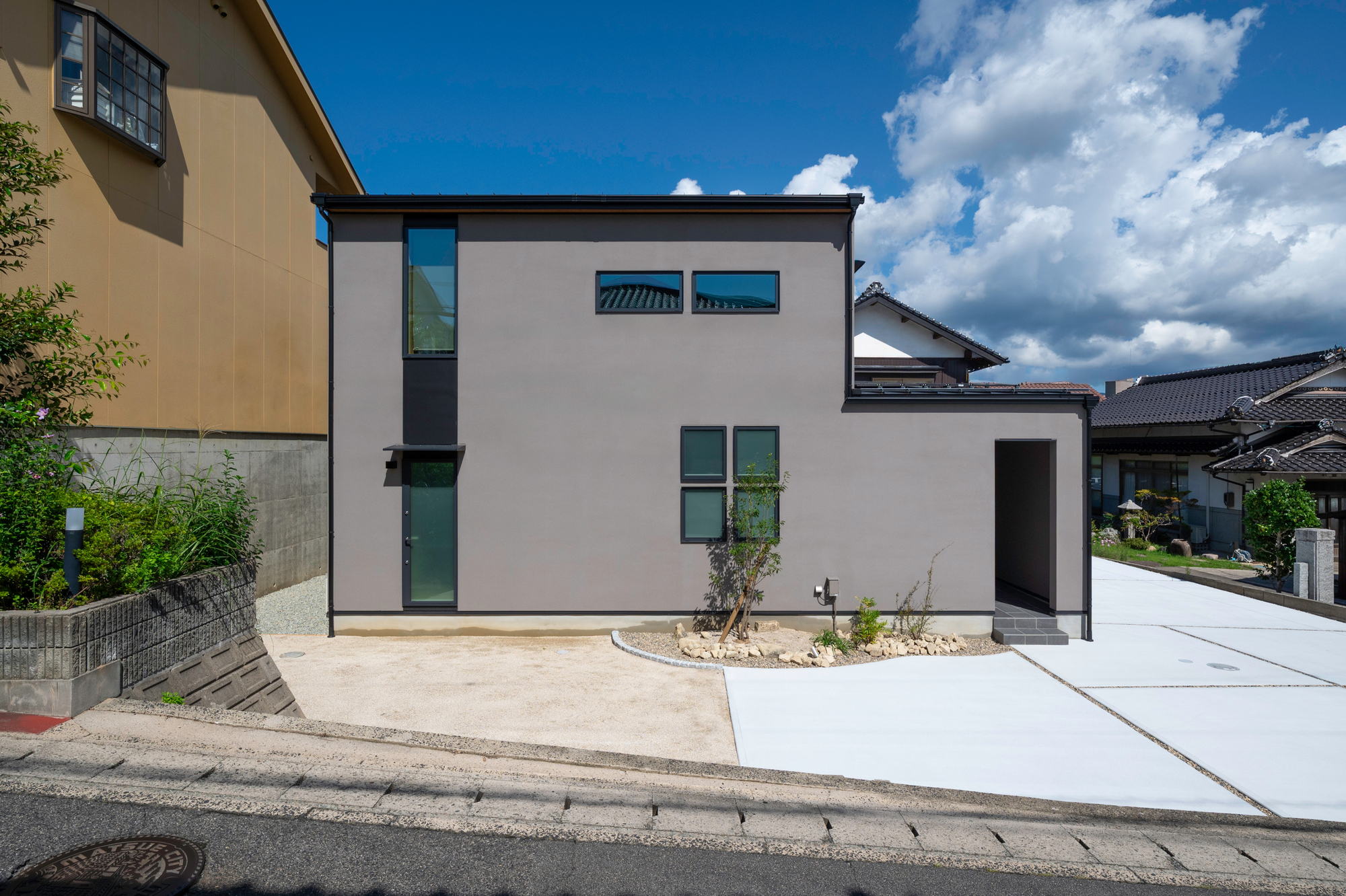 本棚とアイアンと私