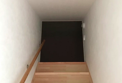 【秘密の場所】ここから先は秘密の場所。そんな遊び心も忘れない。