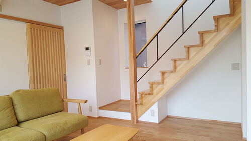 【リビング】優しい色合いで落ち着きのある空間に。