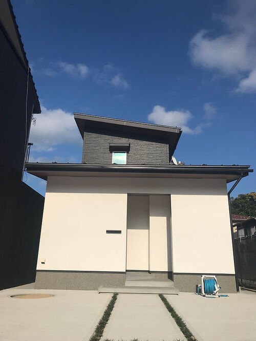 【外観】新しいけどちょっぴり懐かしい、モダンな雰囲気のある外観。