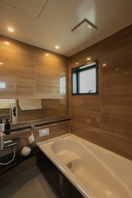 【浴室】重厚感のある素敵な空間に仕上がりました。