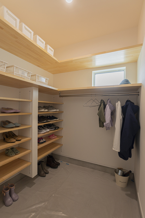 【シューズクローク】