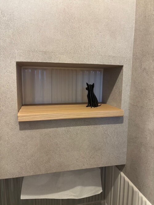 ニッチと隠しペーパータオル収納