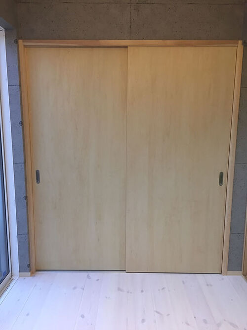 フリースペースに大容量の収納を 季節家電や来客用の布団など、しっかり入ります