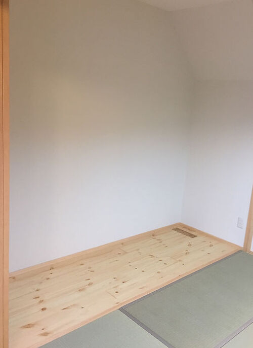 押入は撤去し、板の間に 収納だったスペースを居室として有効活用