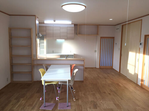 【ダイニング】