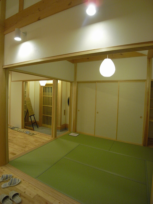 【和室】LDKに隣室した和室。来客時などは襖で仕切ることもできます。